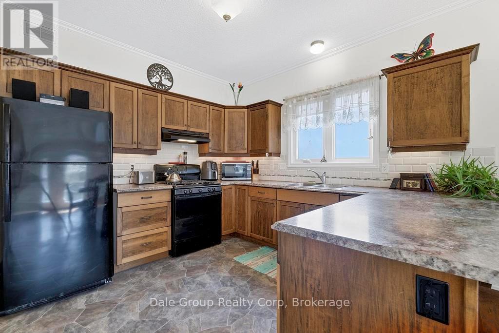 97 St Patrick Street W, Goderich, Ontario  N7A 2L5 - Photo 5 - X13039270