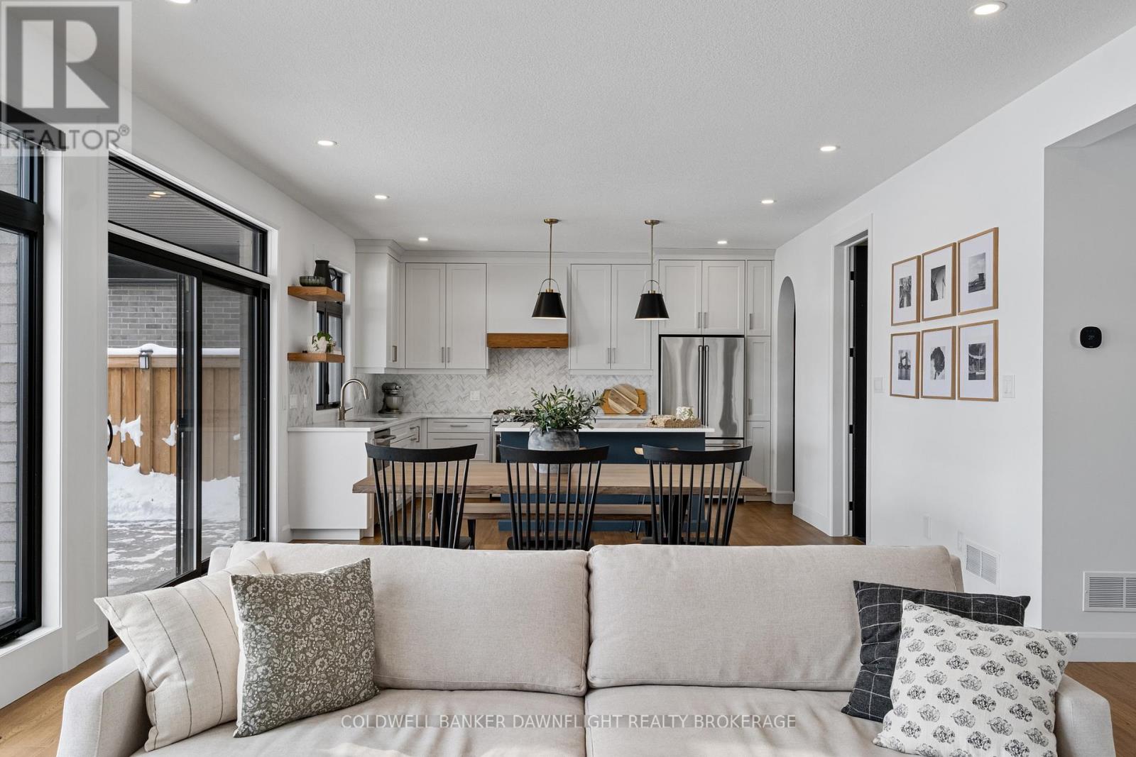 160 Foxborough Place, Thames Centre, Ontario  N0M 2P0 - Photo 12 - X13039228