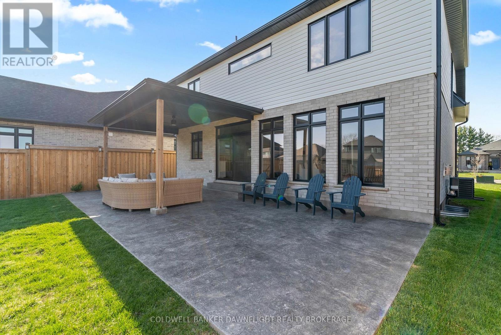 160 Foxborough Place, Thames Centre, Ontario  N0M 2P0 - Photo 45 - X13039228