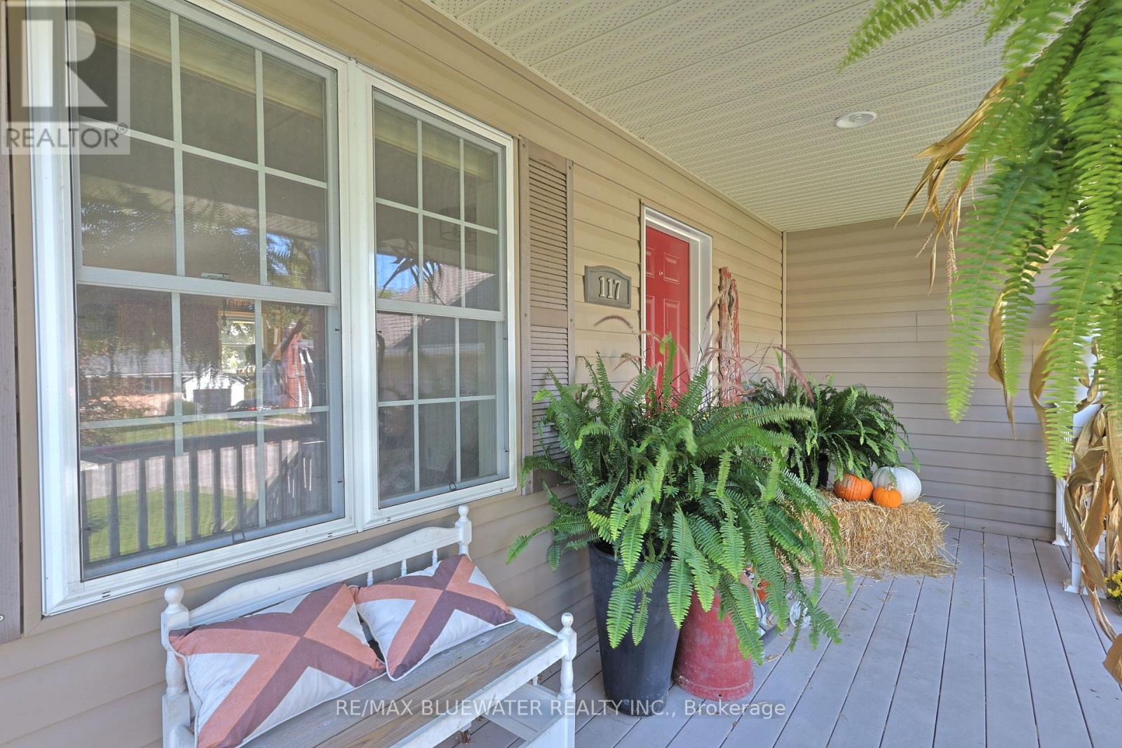 117 Duke Street, North Middlesex, Ontario  N0M 2K0 - Photo 10 - X13039250