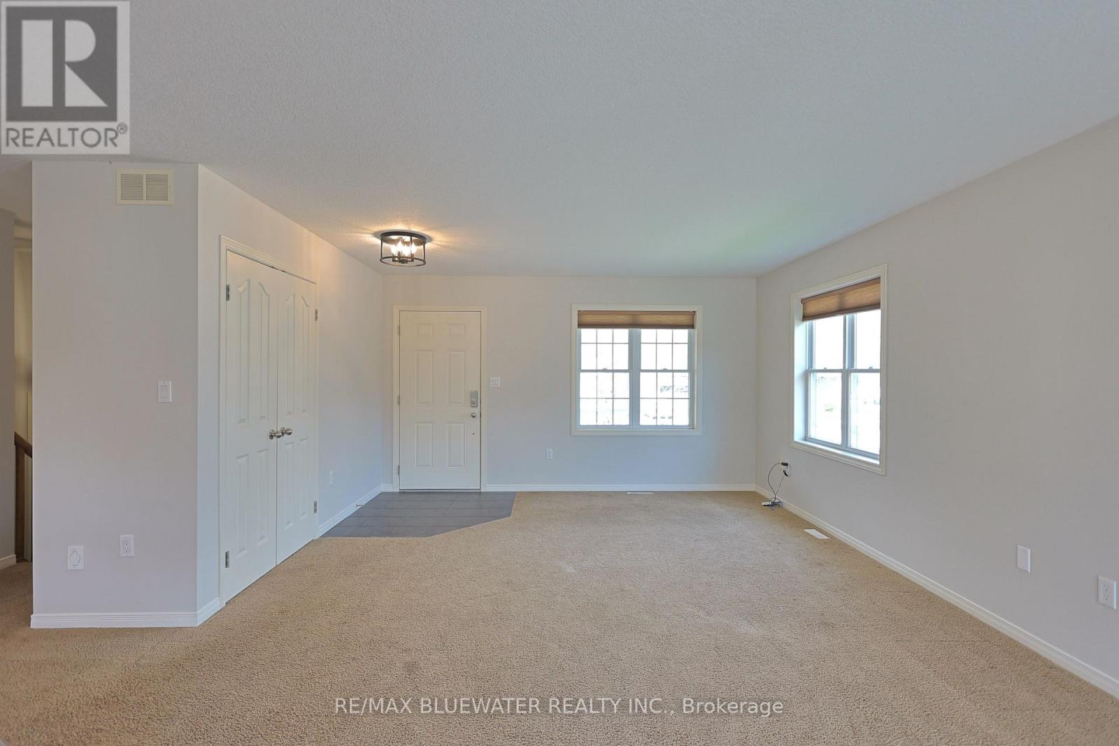 117 Duke Street, North Middlesex, Ontario  N0M 2K0 - Photo 12 - X13039250