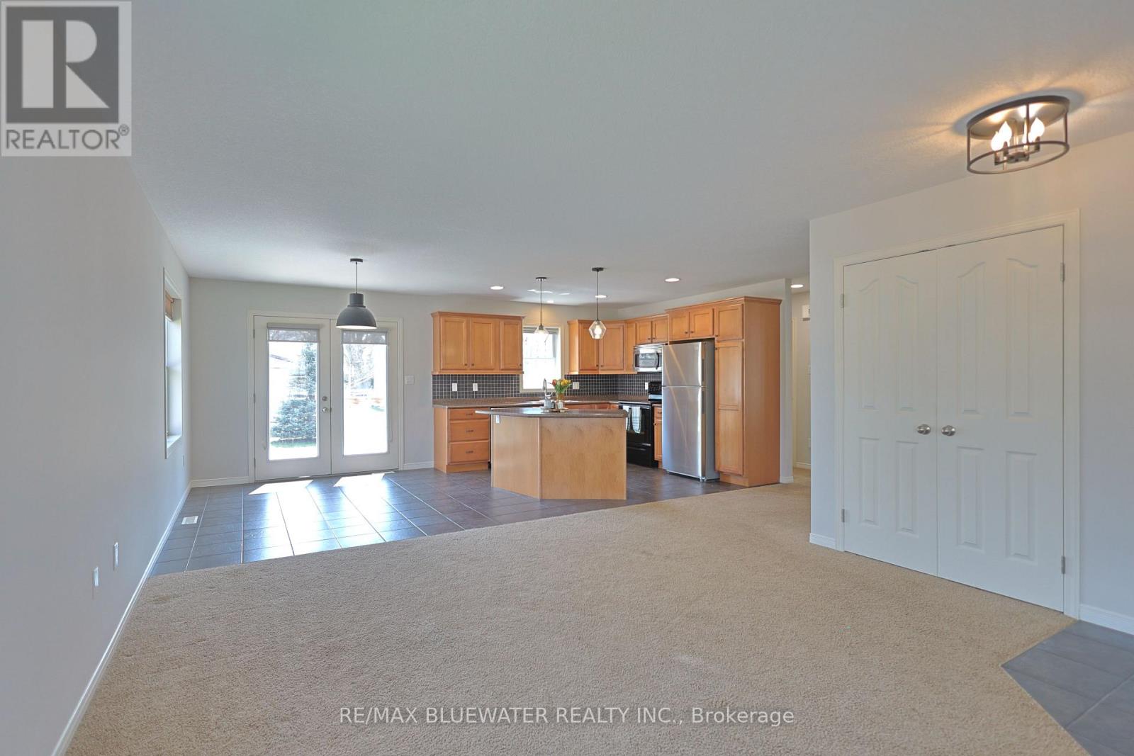 117 Duke Street, North Middlesex, Ontario  N0M 2K0 - Photo 14 - X13039250