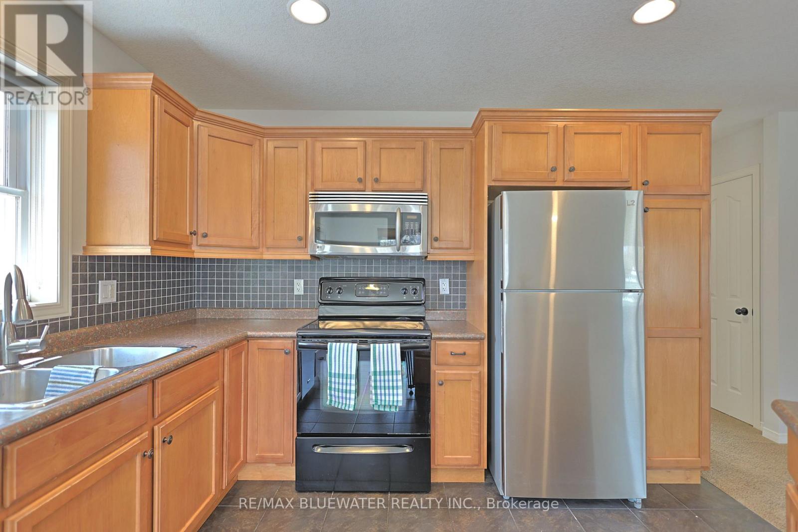 117 Duke Street, North Middlesex, Ontario  N0M 2K0 - Photo 17 - X13039250