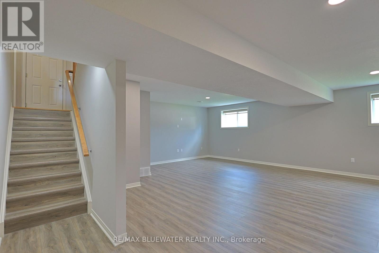 117 Duke Street, North Middlesex, Ontario  N0M 2K0 - Photo 28 - X13039250