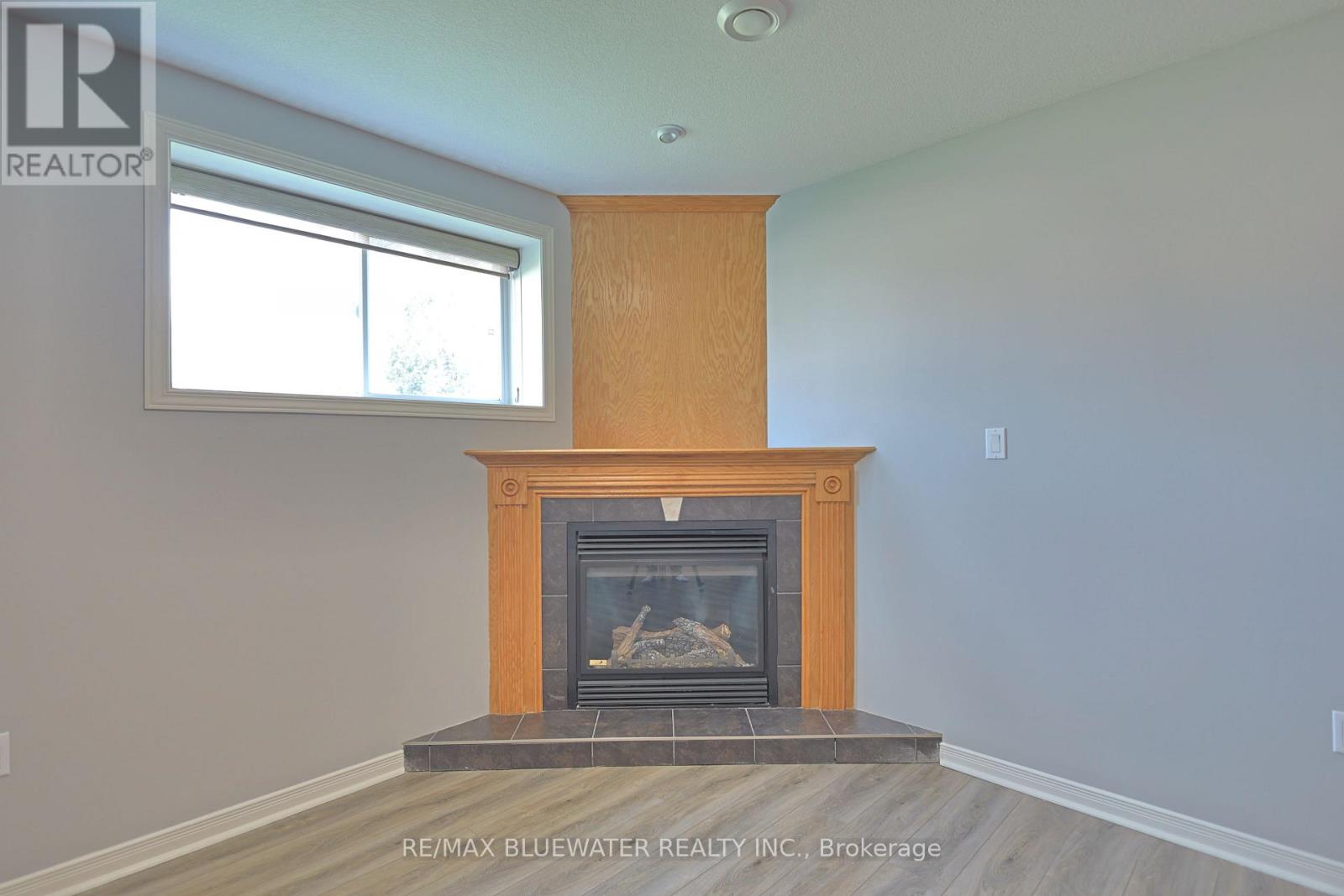 117 Duke Street, North Middlesex, Ontario  N0M 2K0 - Photo 30 - X13039250