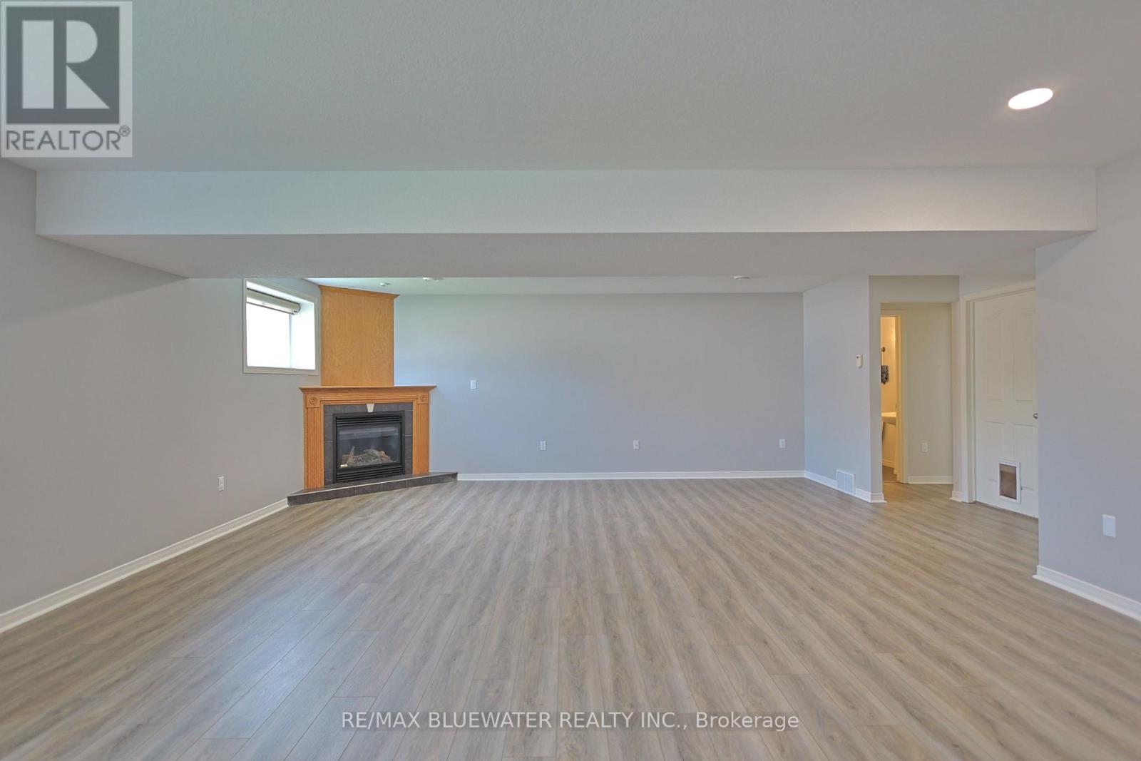 117 Duke Street, North Middlesex, Ontario  N0M 2K0 - Photo 31 - X13039250