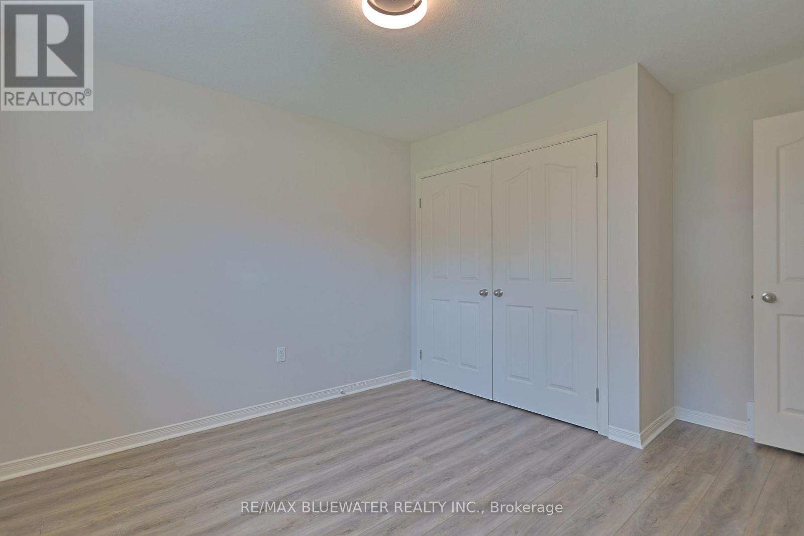 117 Duke Street, North Middlesex, Ontario  N0M 2K0 - Photo 33 - X13039250