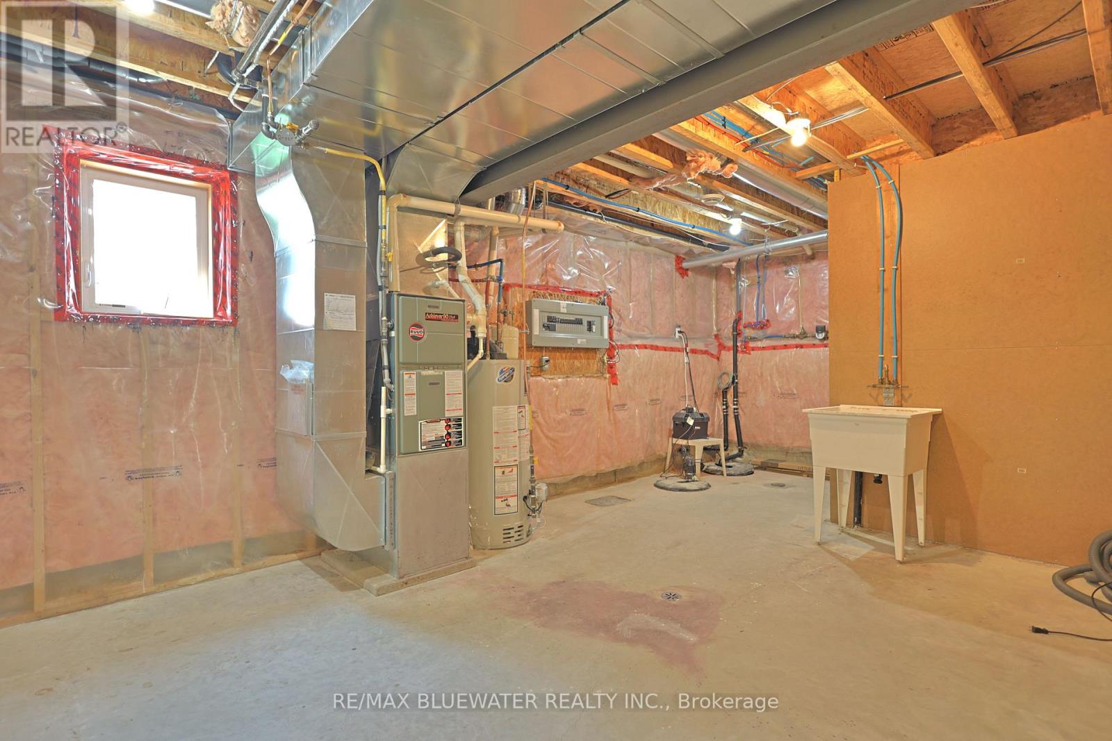 117 Duke Street, North Middlesex, Ontario  N0M 2K0 - Photo 35 - X13039250