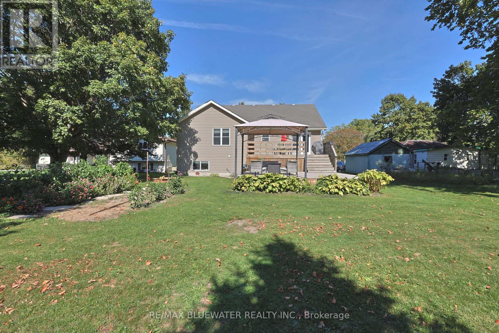 117 Duke Street, North Middlesex, Ontario  N0M 2K0 - Photo 4 - X13039250