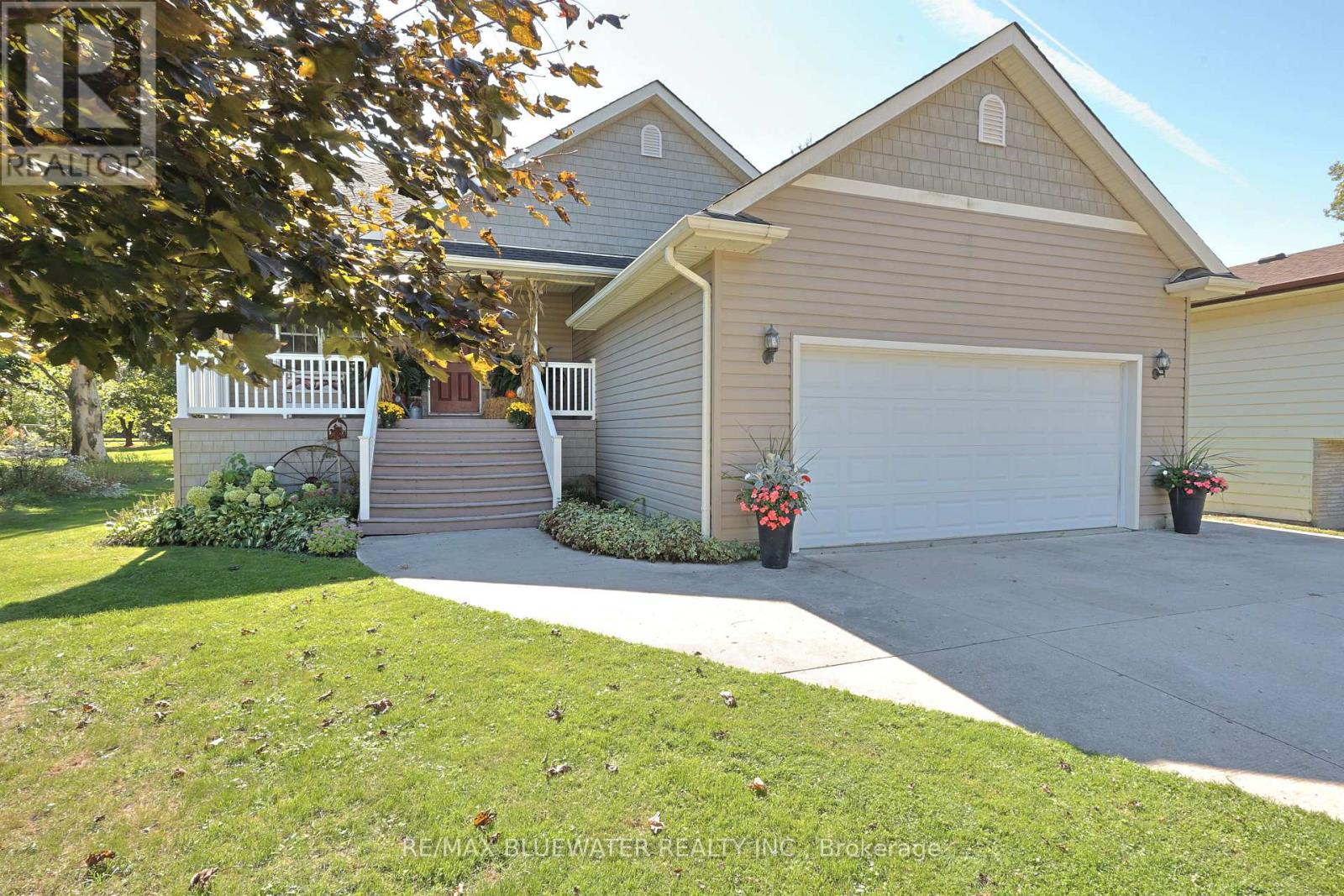 117 Duke Street, North Middlesex, Ontario  N0M 2K0 - Photo 7 - X13039250