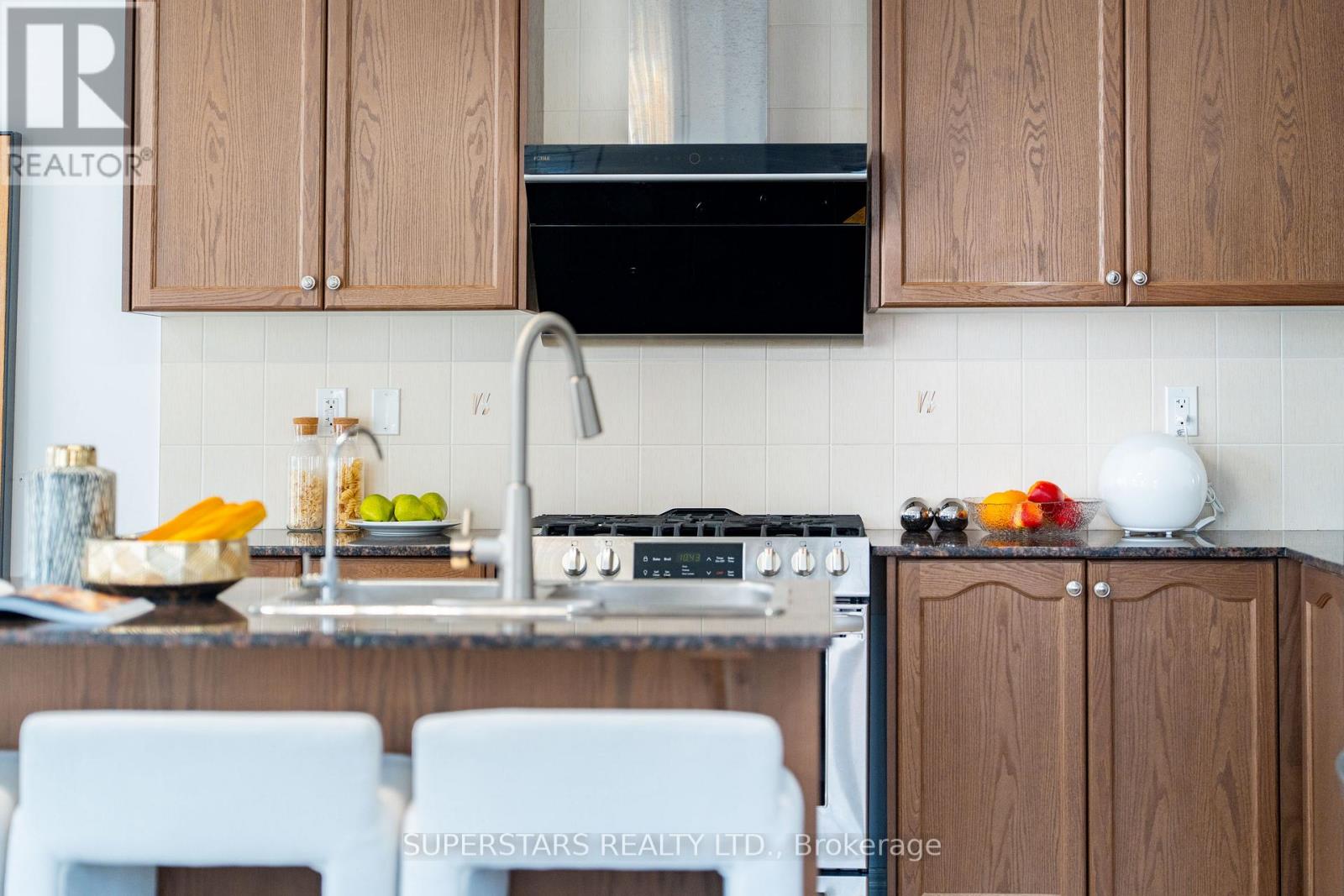 49 Birkett Way, Whitchurch-Stouffville, Ontario  L4A 4P7 - Photo 16 - N13039254