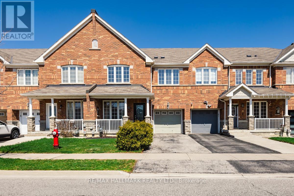 33 TOMABROOK CRESCENT, Brampton, Ontario