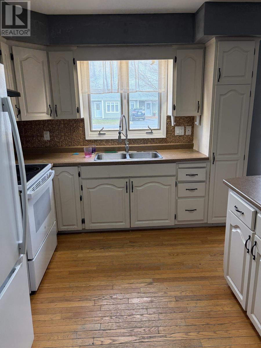 4 Emery Lane, Glace Bay, Nova Scotia  B1A 6L8 - Photo 6 - 202608285