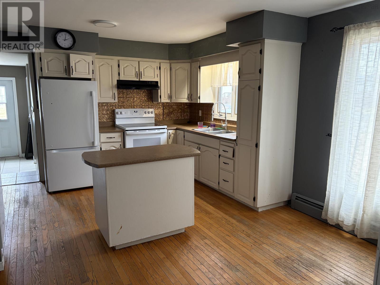 4 Emery Lane, Glace Bay, Nova Scotia  B1A 6L8 - Photo 4 - 202608285