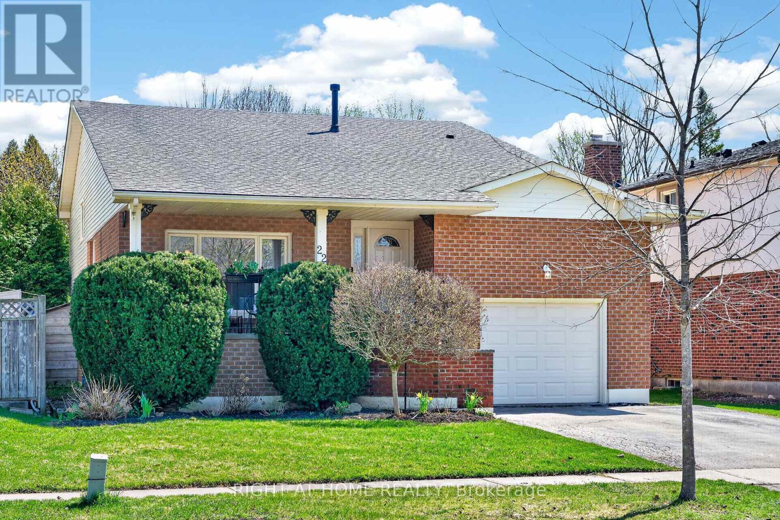 22 VANCE CRESCENT, Hamilton, Ontario