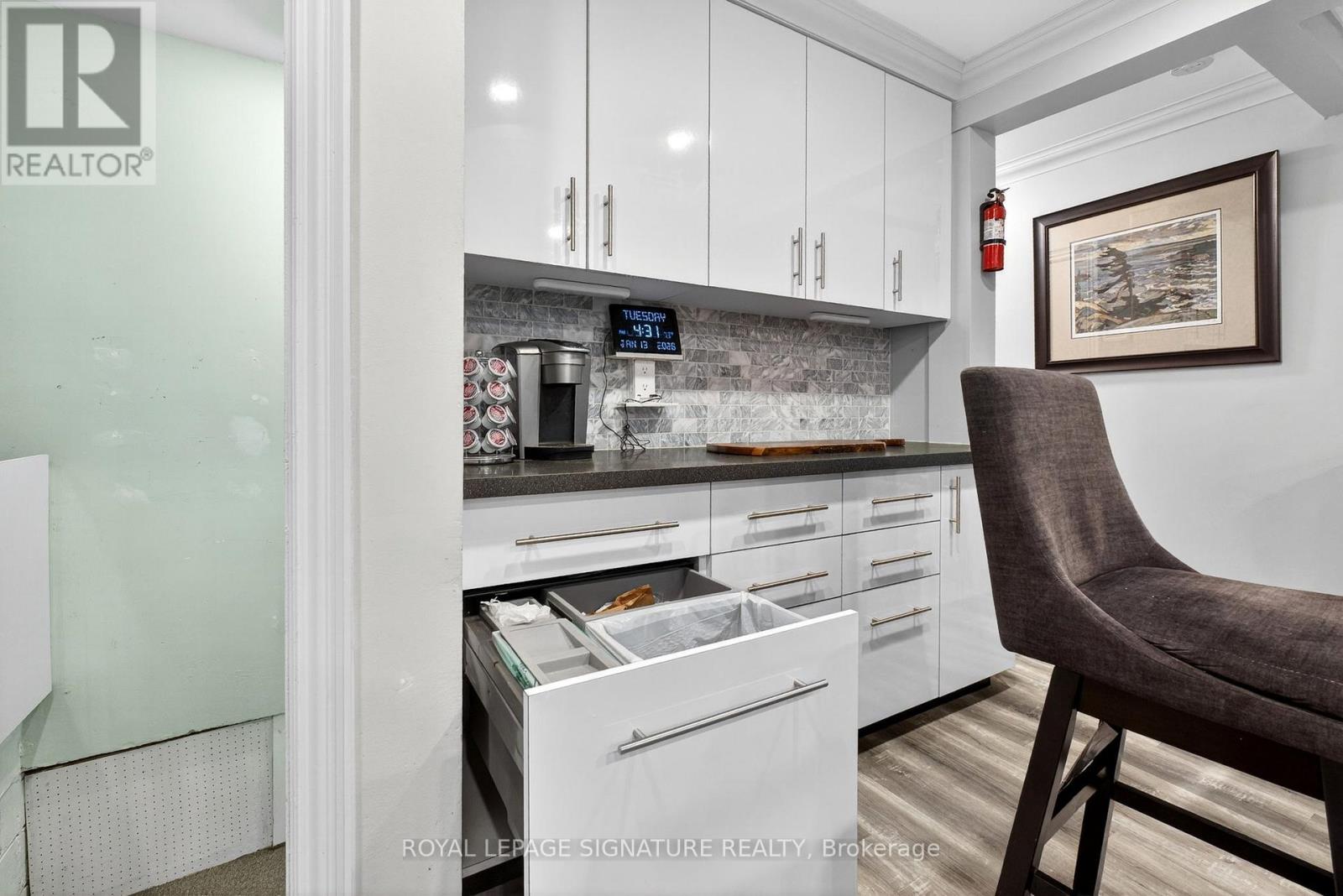 1914 Liverpool Road, Pickering, Ontario  L1V 1W5 - Photo 5 - E13038606