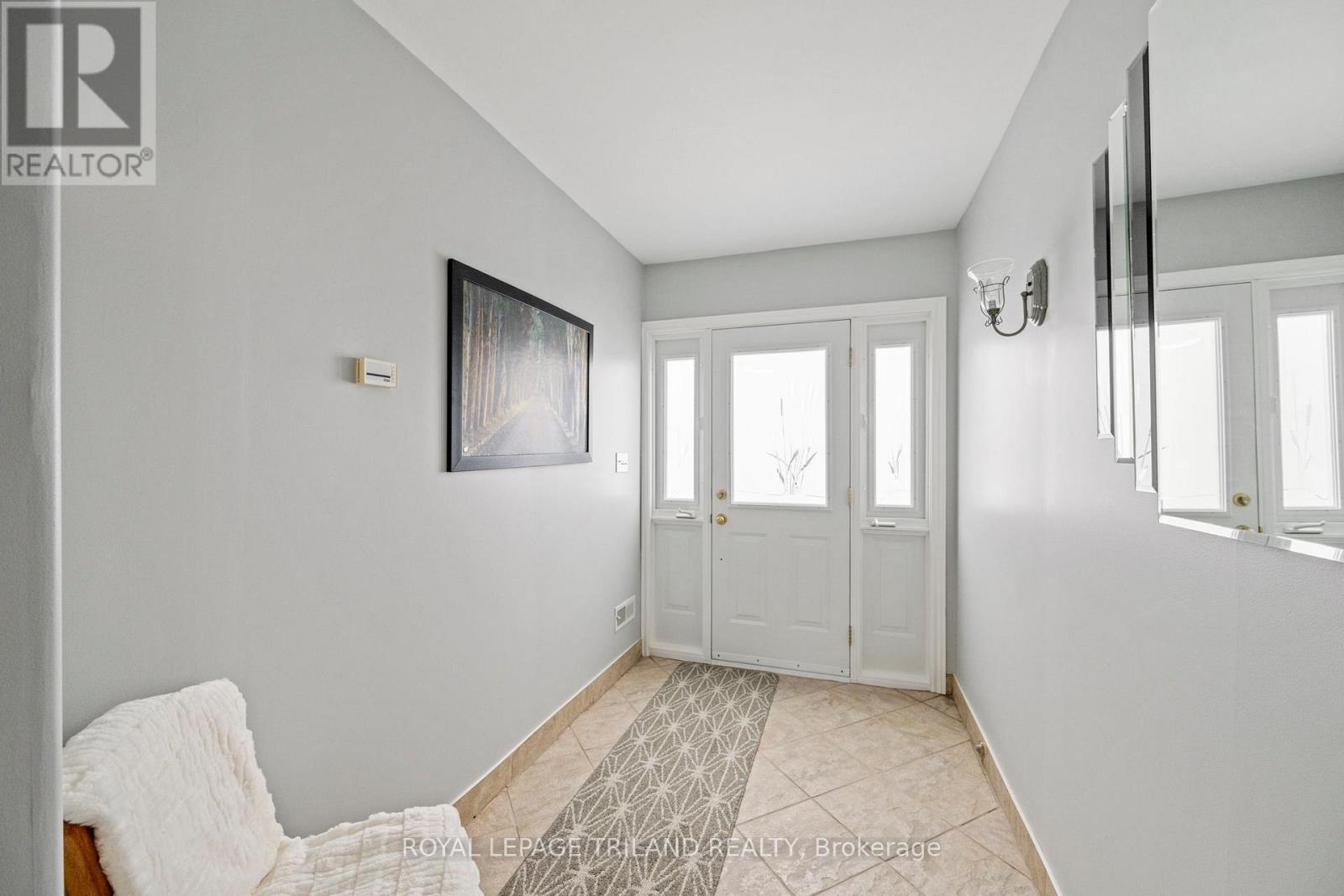 88650 Hilltop Lane, Malahide, Ontario N5H 0B1 - Photo 14 - X12809670