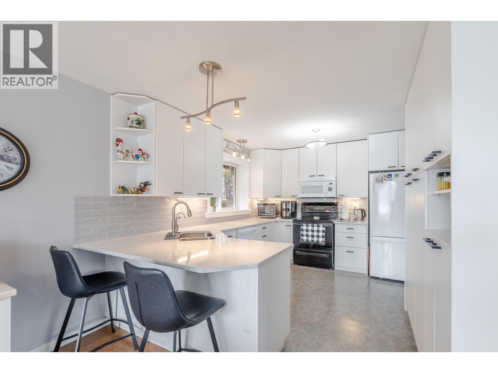 7315 Higgin Avenue, Summerland, British Columbia  V0H 1Z6 - Photo 10 - 10384763