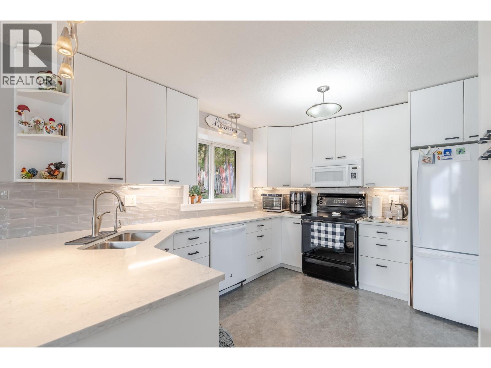 7315 Higgin Avenue, Summerland, British Columbia  V0H 1Z6 - Photo 11 - 10384763