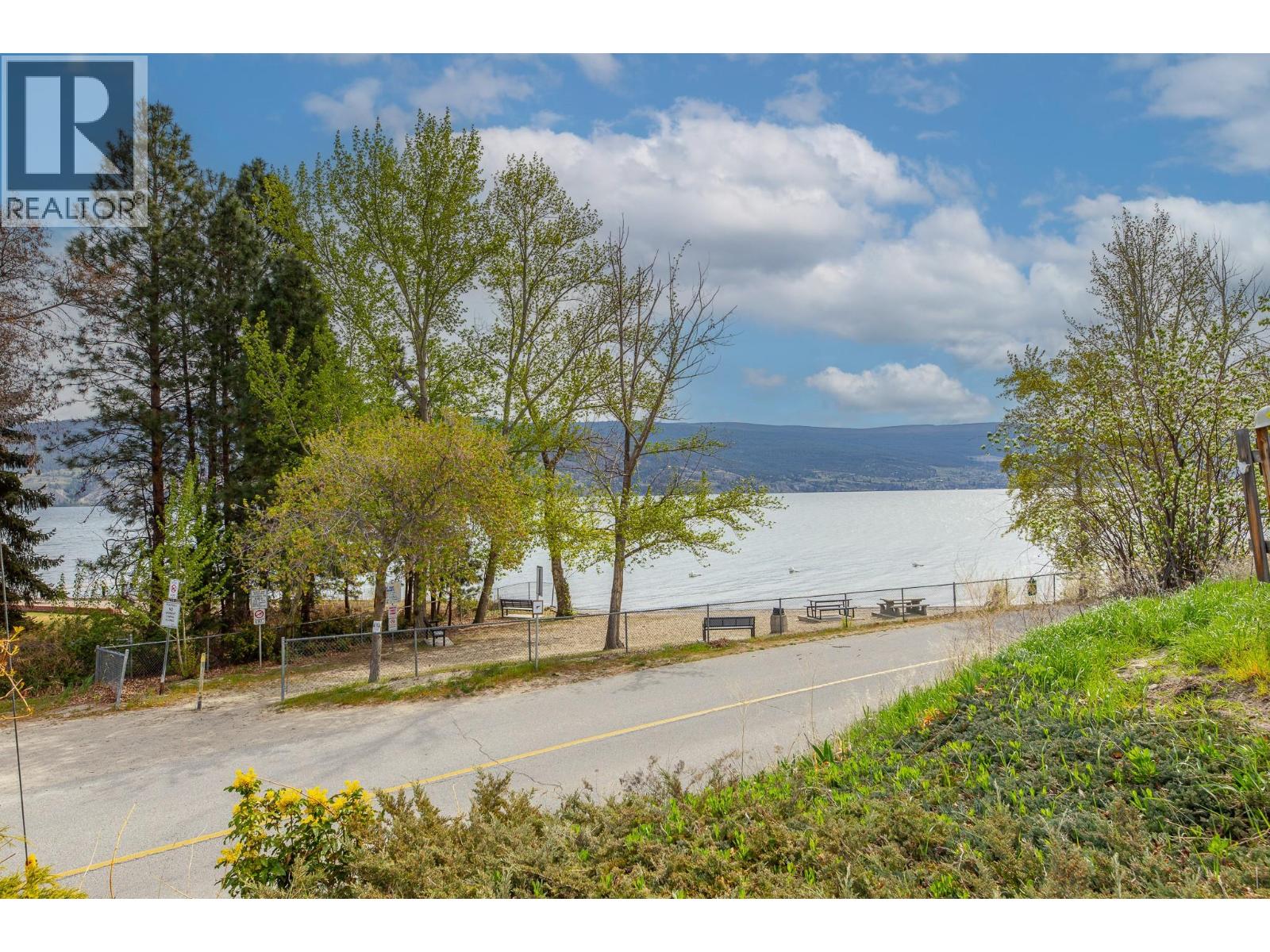 7315 Higgin Avenue, Summerland, British Columbia  V0H 1Z6 - Photo 2 - 10384763