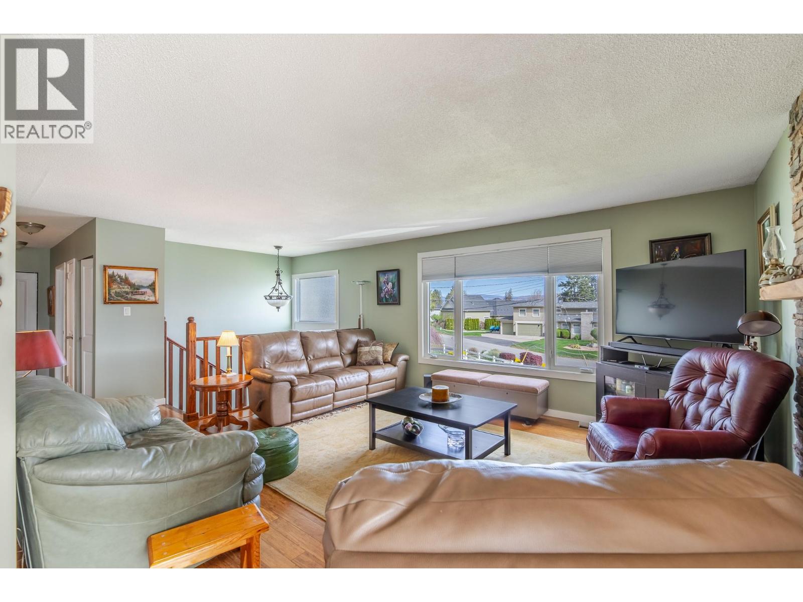 7315 Higgin Avenue, Summerland, British Columbia  V0H 1Z6 - Photo 5 - 10384763
