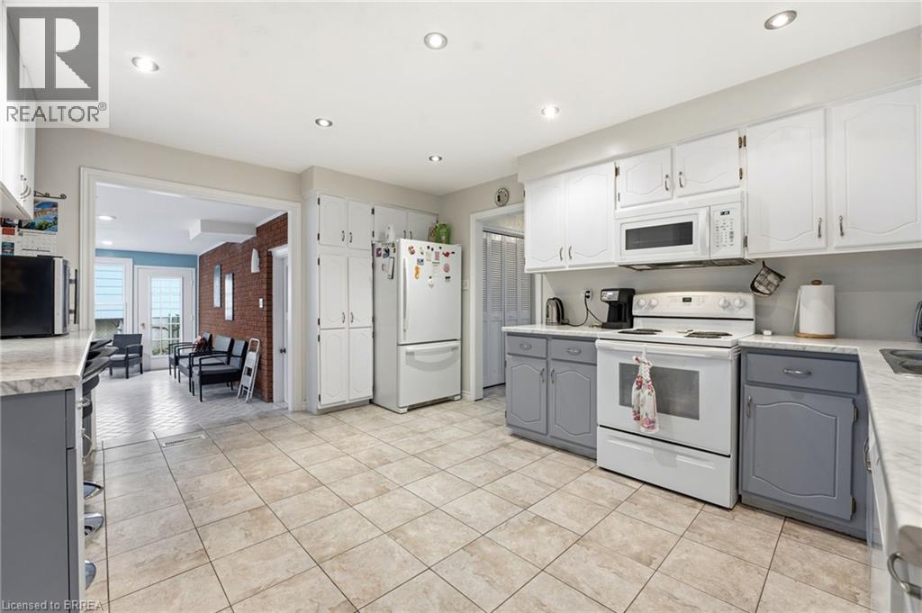 13 Brooks Court, Brantford, Ontario  N3R 6X9 - Photo 12 - 40816749