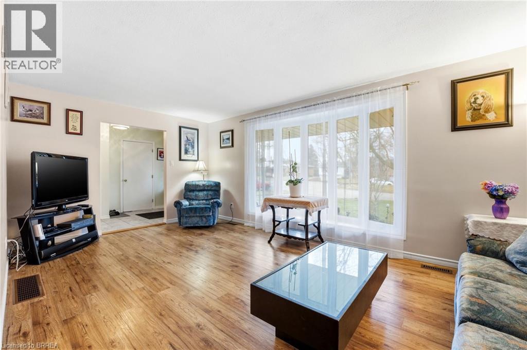 13 Brooks Court, Brantford, Ontario  N3R 6X9 - Photo 9 - 40816749