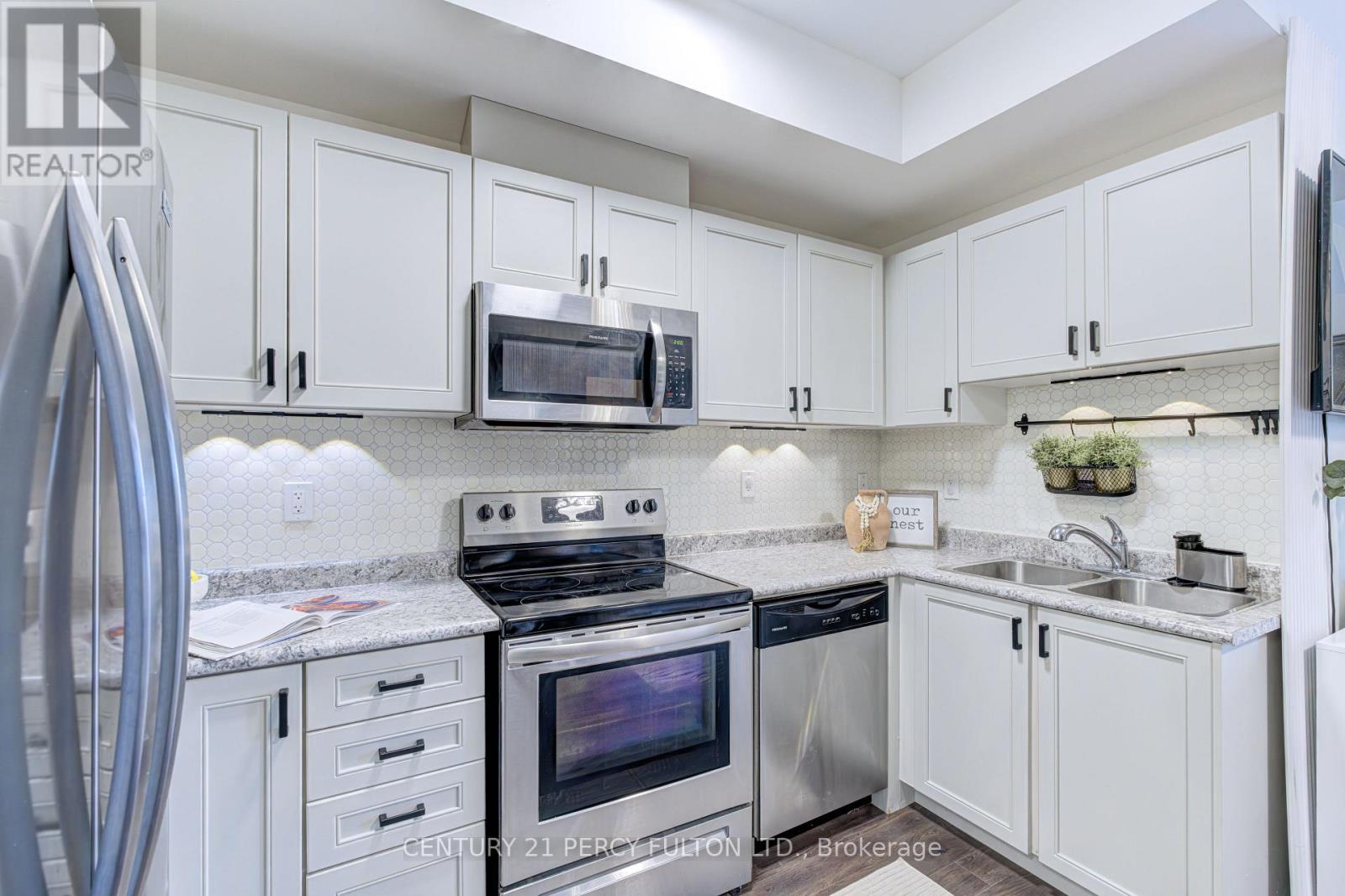 2566 William Jackson Drive, Pickering, Ontario  L1X 0E5 - Photo 22 - E13038496