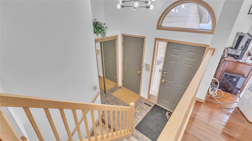 44 Philiman Place, Winnipeg, Manitoba  R2P 2R3 - Photo 3 - 202608114
