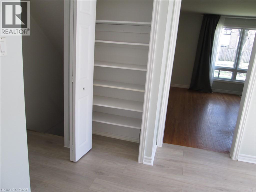 648 Francis Road, Burlington, Ontario  L7T 3X7 - Photo 9 - 40823447