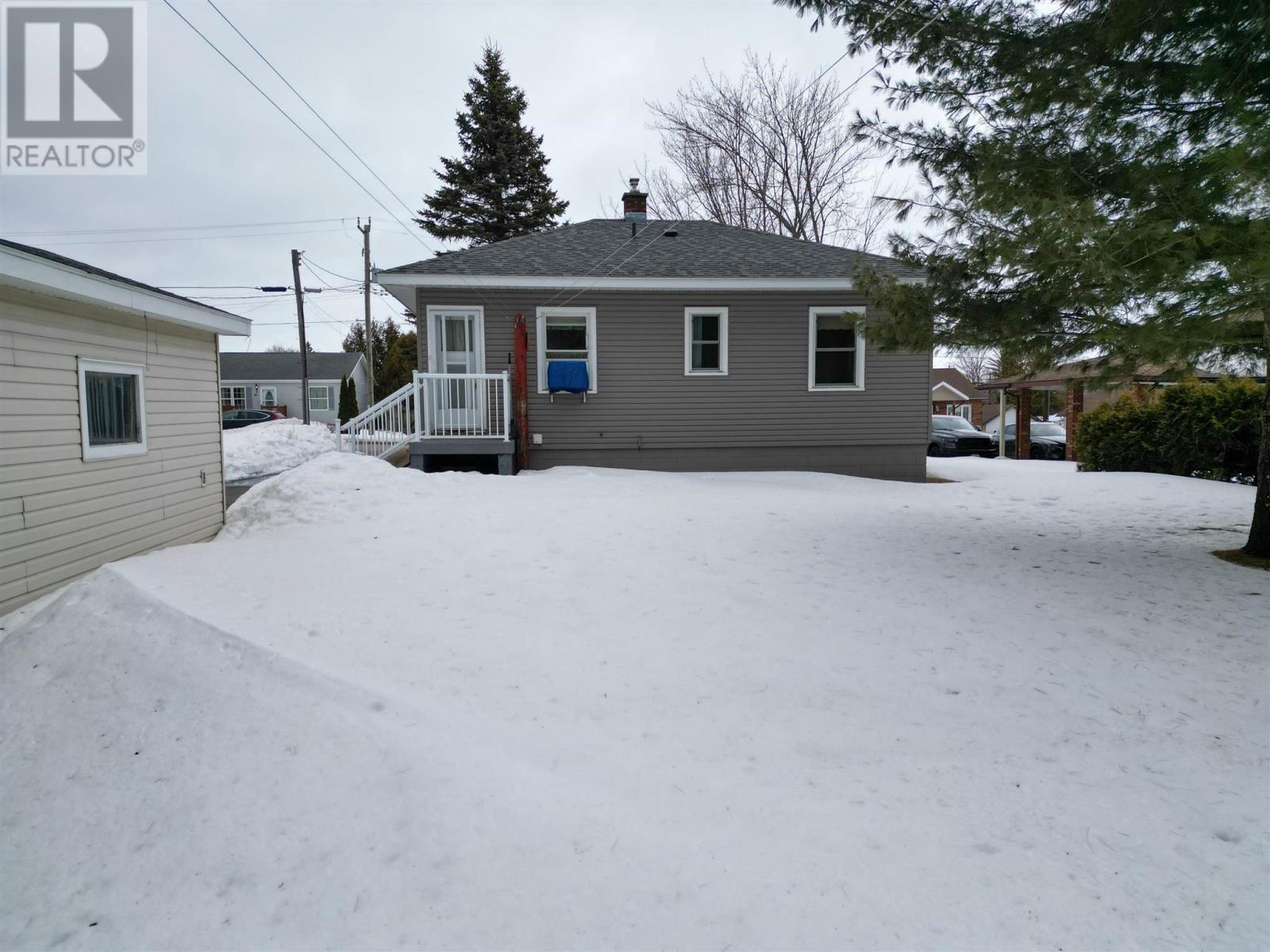 27 Queen Ave, Blind River, Ontario  P0R 1B0 - Photo 28 - SM260638