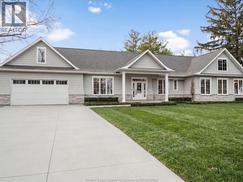 MLS# 26005200: 533 PEARL STREET, Lakeshore, Canada