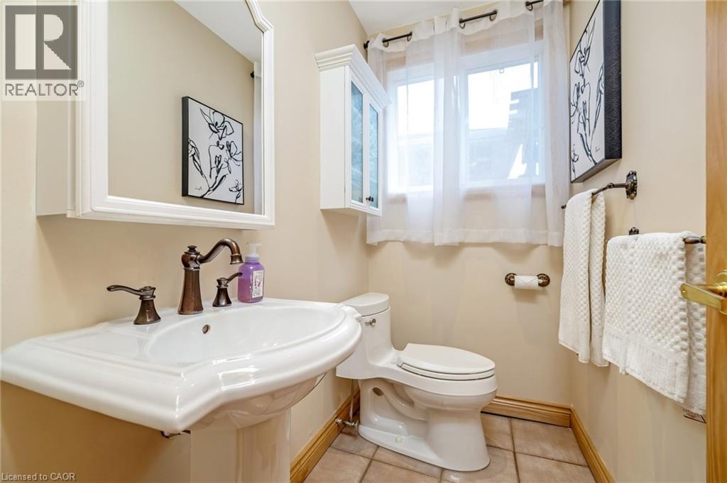 224 White Pines Drive, Burlington, Ontario  L7L 4E7 - Photo 13 - 40816732