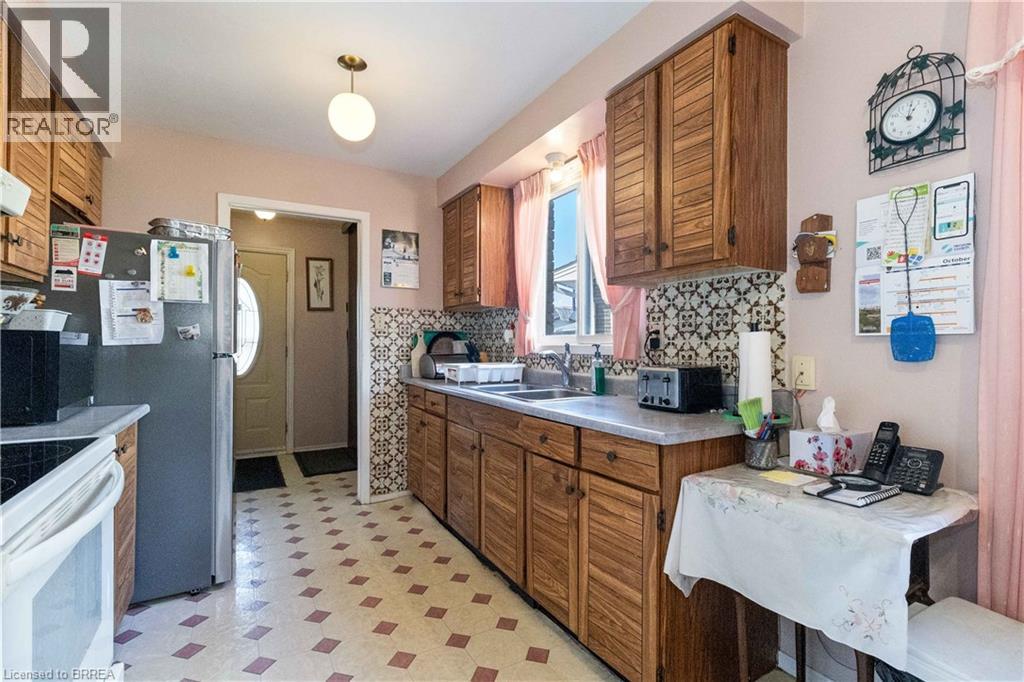 11 Sigurd Jensen Court, Brantford, Ontario  N3R 6Y8 - Photo 6 - 40821923