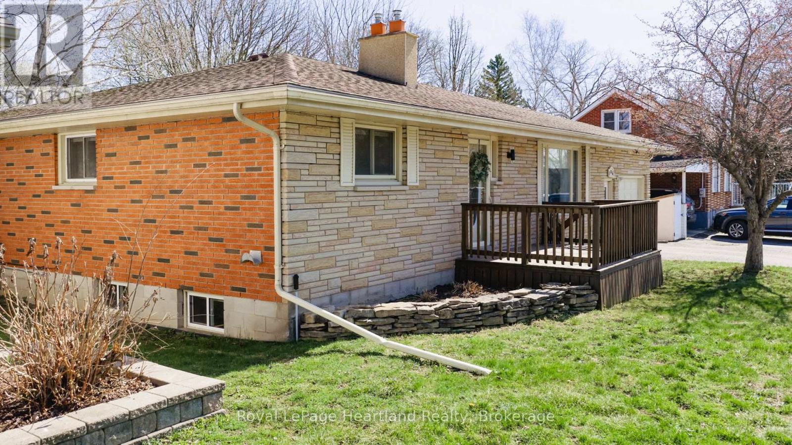 106 Oxford Street, Goderich, Ontario  N7A 1E4 - Photo 3 - X13039390