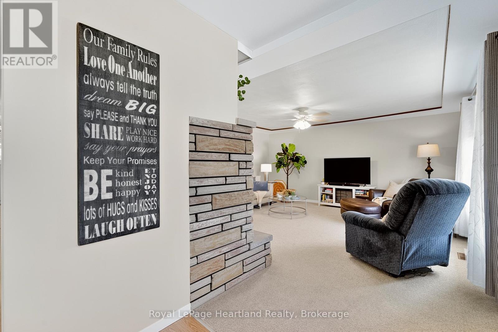 106 Oxford Street, Goderich, Ontario  N7A 1E4 - Photo 5 - X13039390