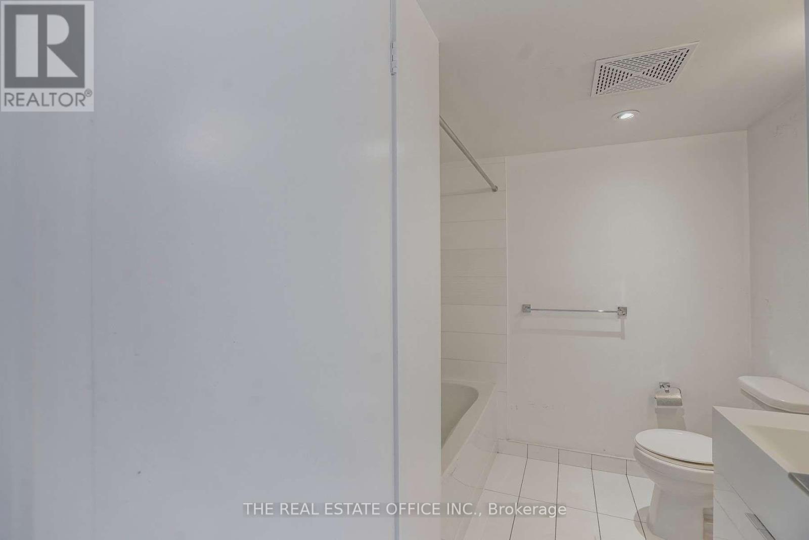 1103 - 15 Iceboat Terrace, Toronto, Ontario  M5V 4A5 - Photo 14 - C13039334