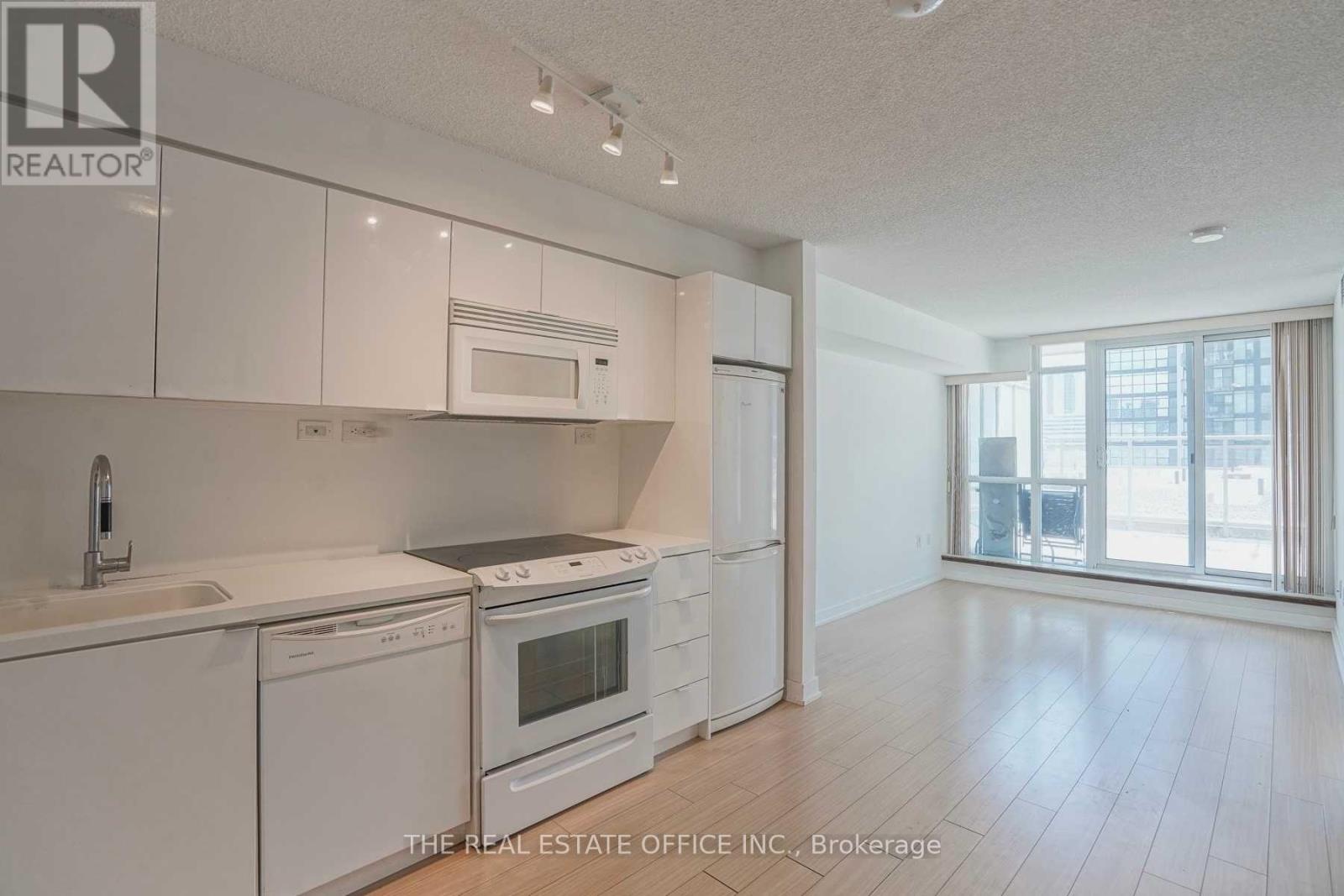 1103 - 15 Iceboat Terrace, Toronto, Ontario  M5V 4A5 - Photo 4 - C13039334