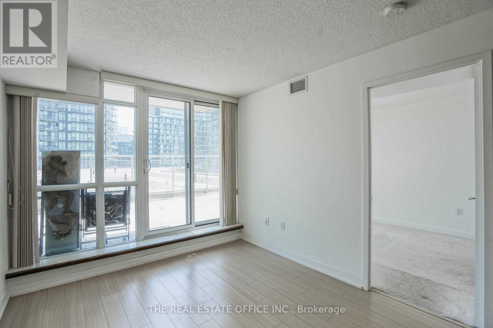 1103 - 15 Iceboat Terrace, Toronto, Ontario  M5V 4A5 - Photo 9 - C13039334