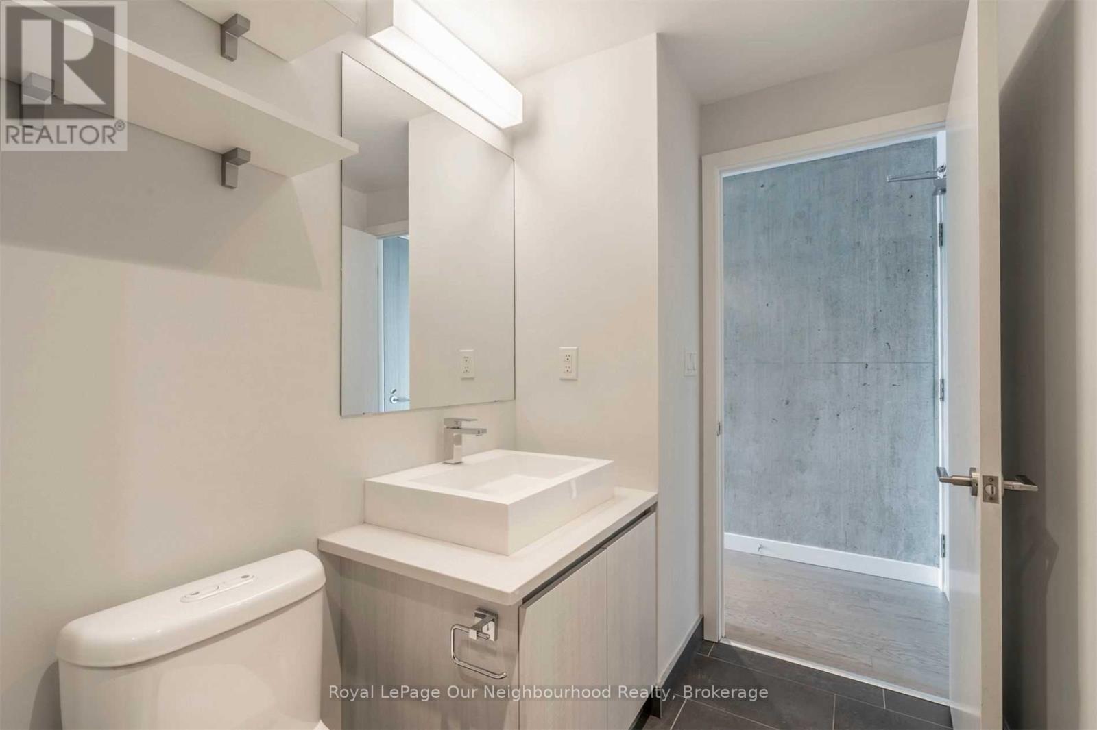 806 - 111 Bathurst Street, Toronto, Ontario  M5V 2R1 - Photo 13 - C13039348