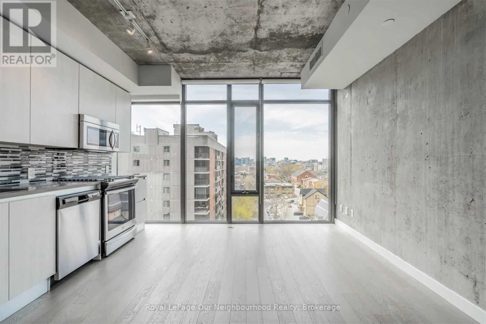 806 - 111 Bathurst Street, Toronto, Ontario  M5V 2R1 - Photo 3 - C13039348