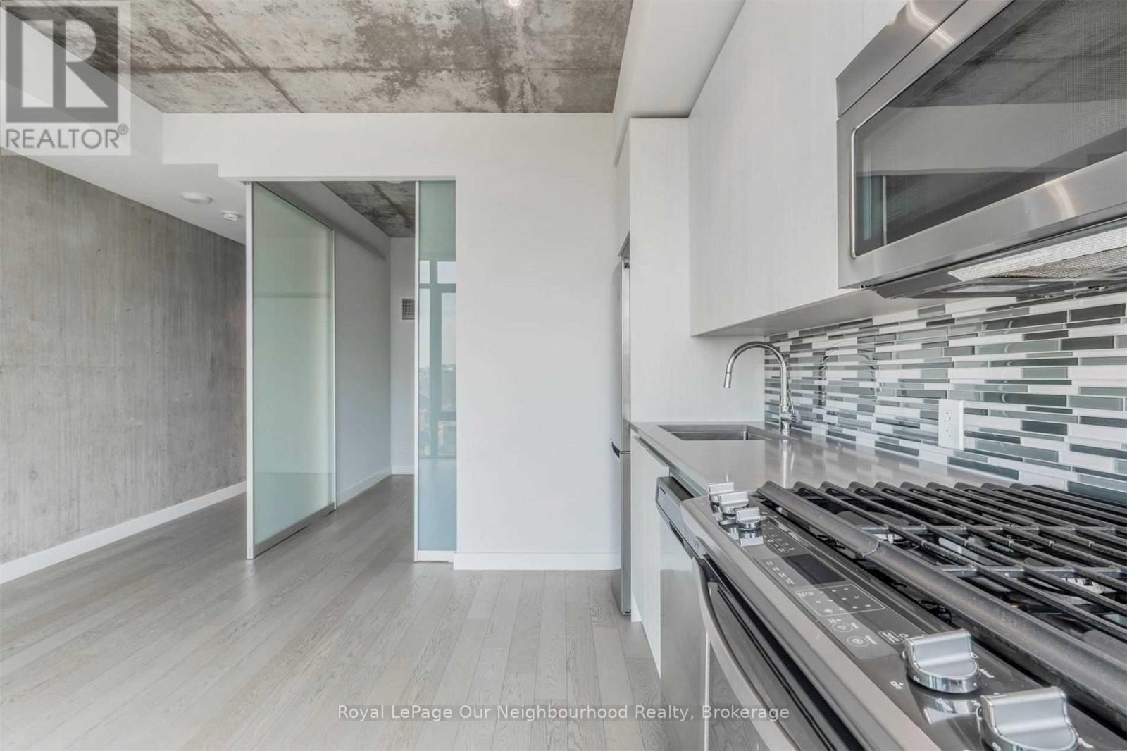 806 - 111 Bathurst Street, Toronto, Ontario  M5V 2R1 - Photo 6 - C13039348