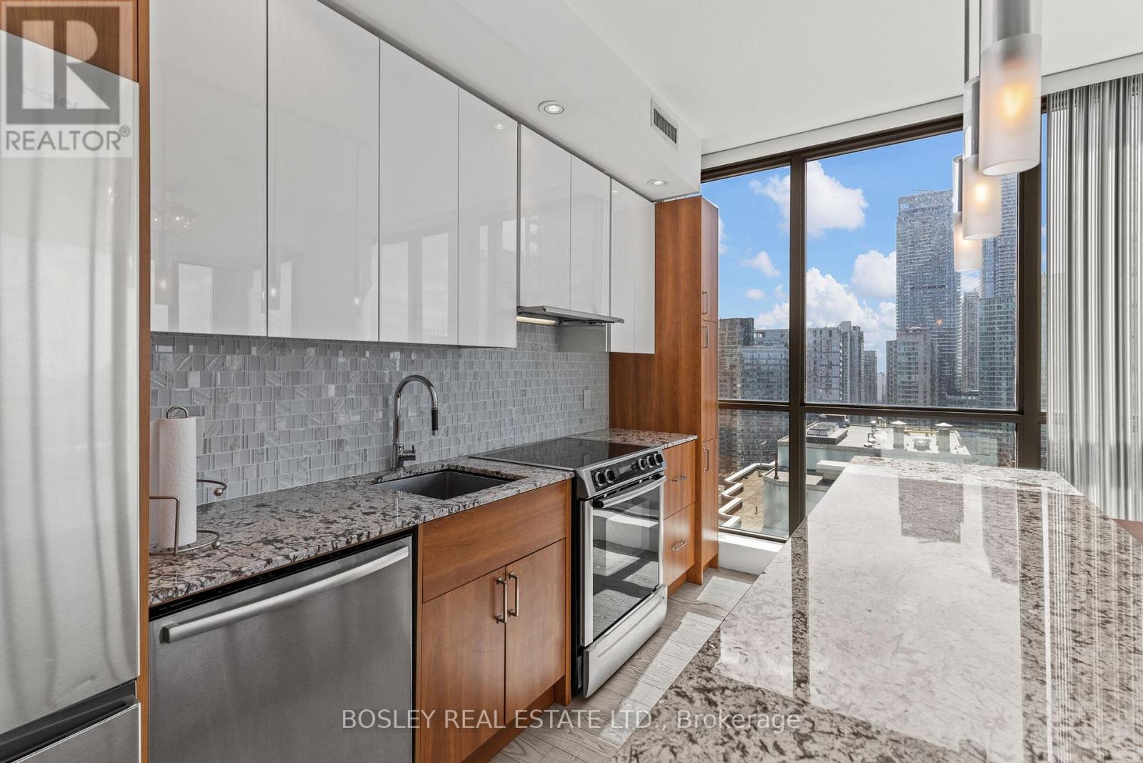 1807 - 8 Charlotte Street, Toronto, Ontario  M5V 0K4 - Photo 12 - C13039352