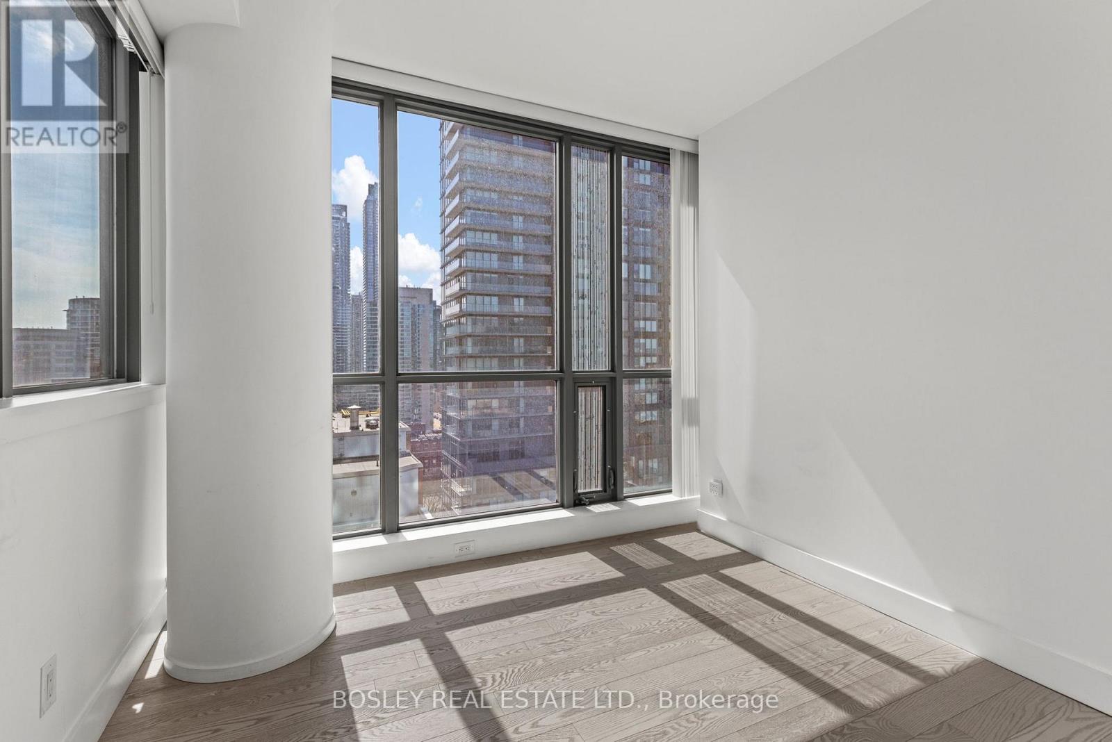 1807 - 8 Charlotte Street, Toronto, Ontario  M5V 0K4 - Photo 20 - C13039352