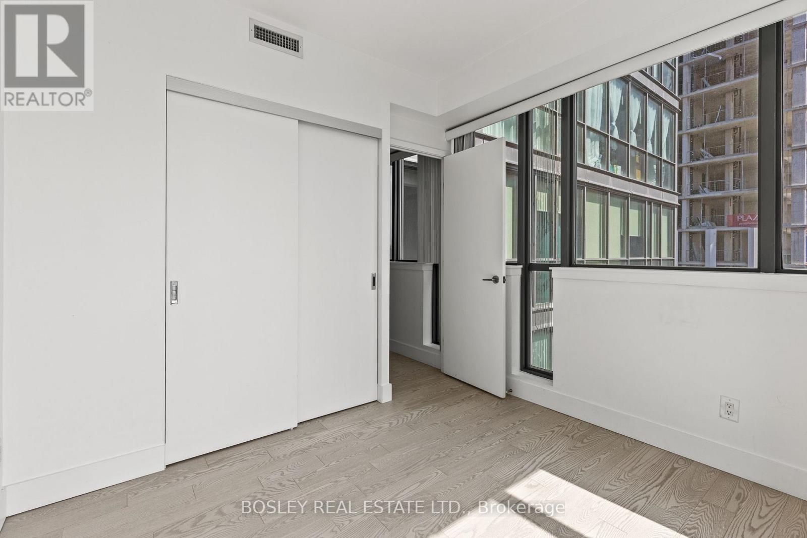 1807 - 8 Charlotte Street, Toronto, Ontario  M5V 0K4 - Photo 22 - C13039352