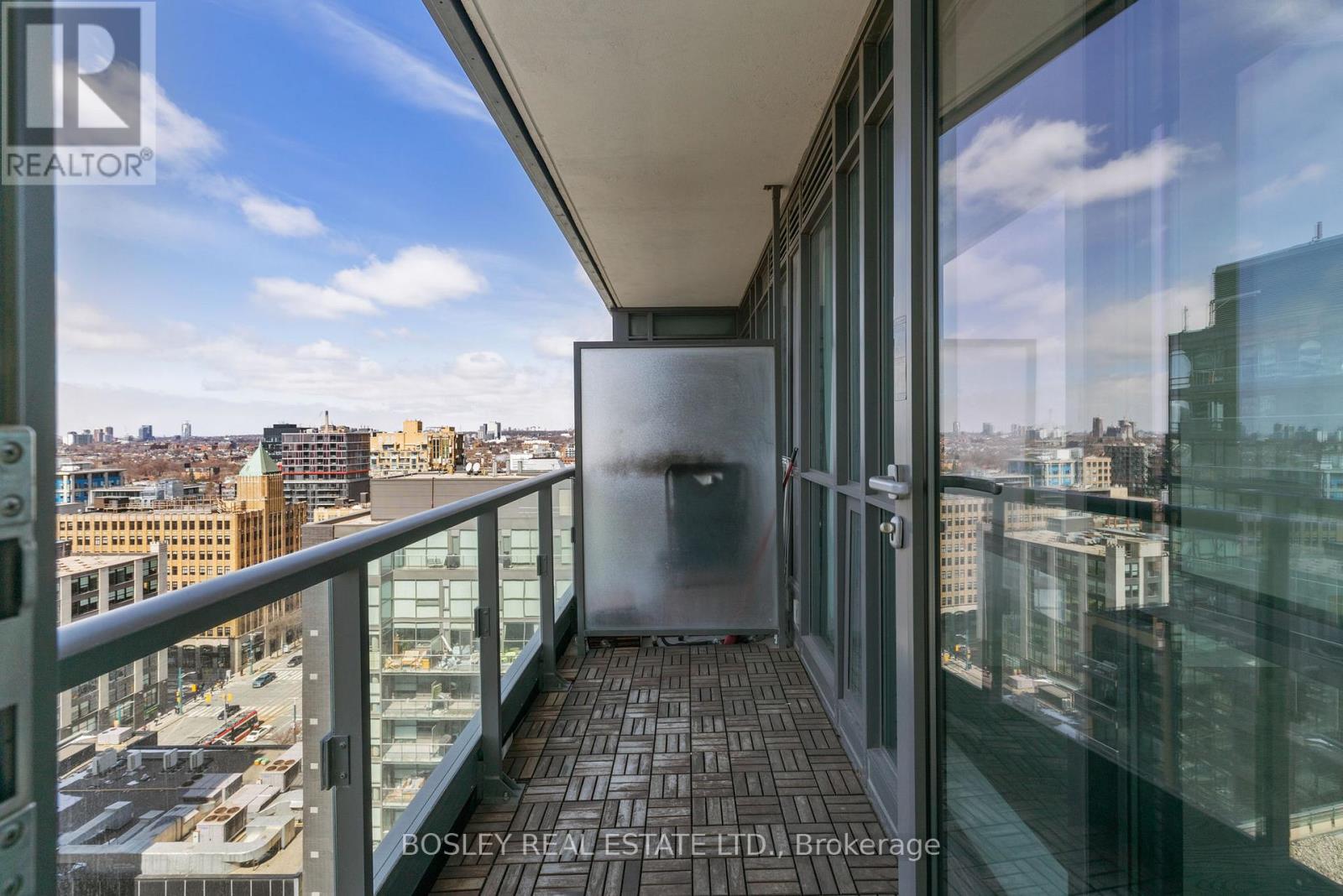 1807 - 8 Charlotte Street, Toronto, Ontario  M5V 0K4 - Photo 25 - C13039352