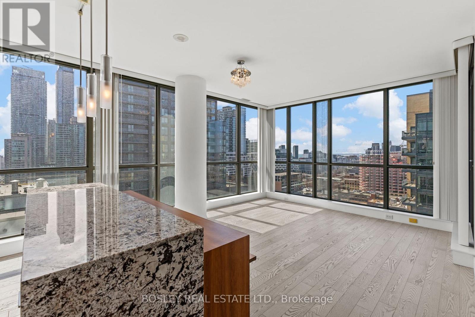 1807 - 8 Charlotte Street, Toronto, Ontario  M5V 0K4 - Photo 4 - C13039352