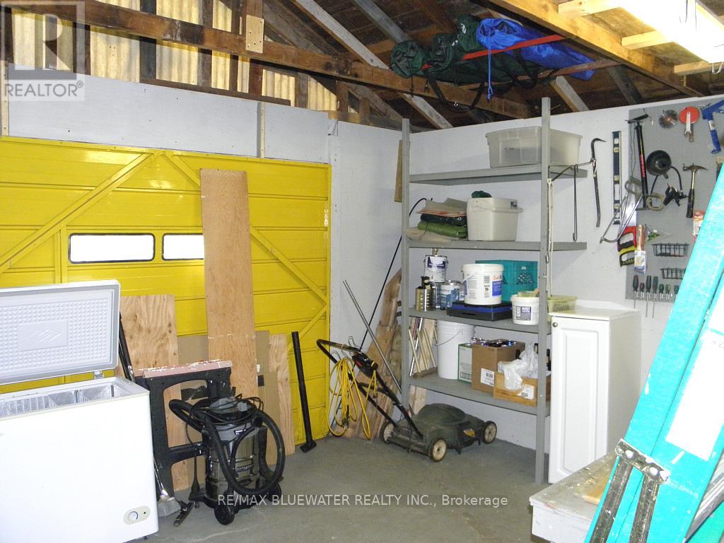 9714 Lake Road, Lambton Shores, Ontario  N0N 1J1 - Photo 12 - X13039314