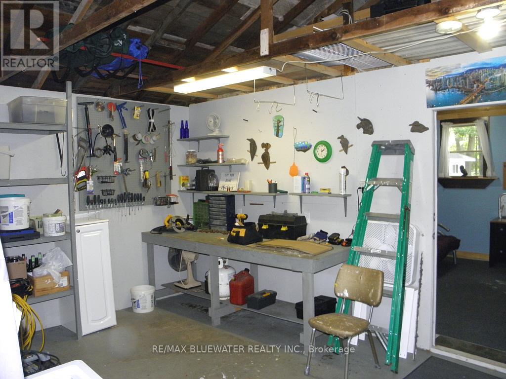 9714 Lake Road, Lambton Shores, Ontario  N0N 1J1 - Photo 13 - X13039314