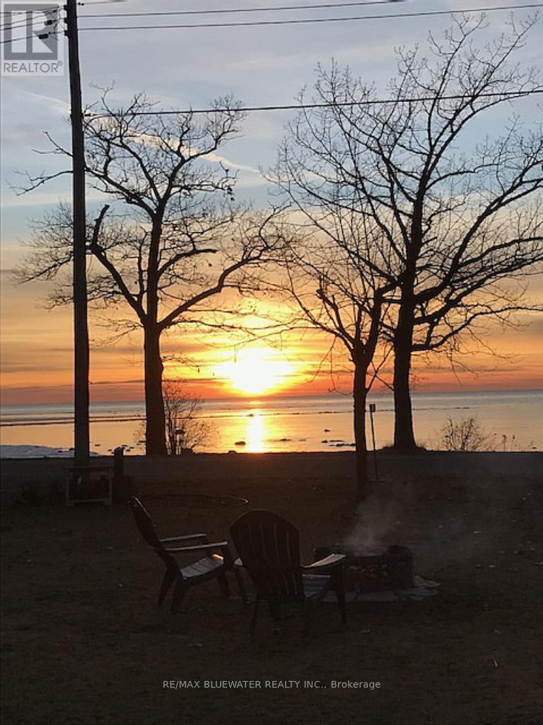 9714 Lake Road, Lambton Shores, Ontario  N0N 1J1 - Photo 30 - X13039314